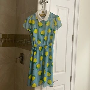 Adorable lemon mod cloth dress